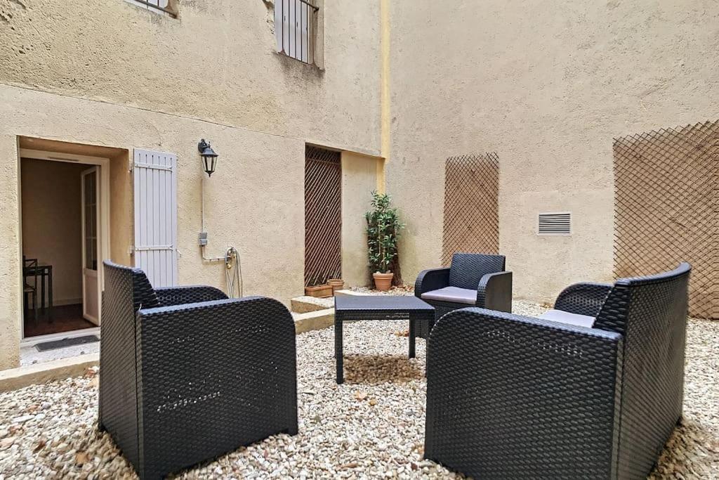 NOUVEAU - LE LIMAS - Quartier HISTORIQUE au COEUR d'AVIGNON Extérieur photo